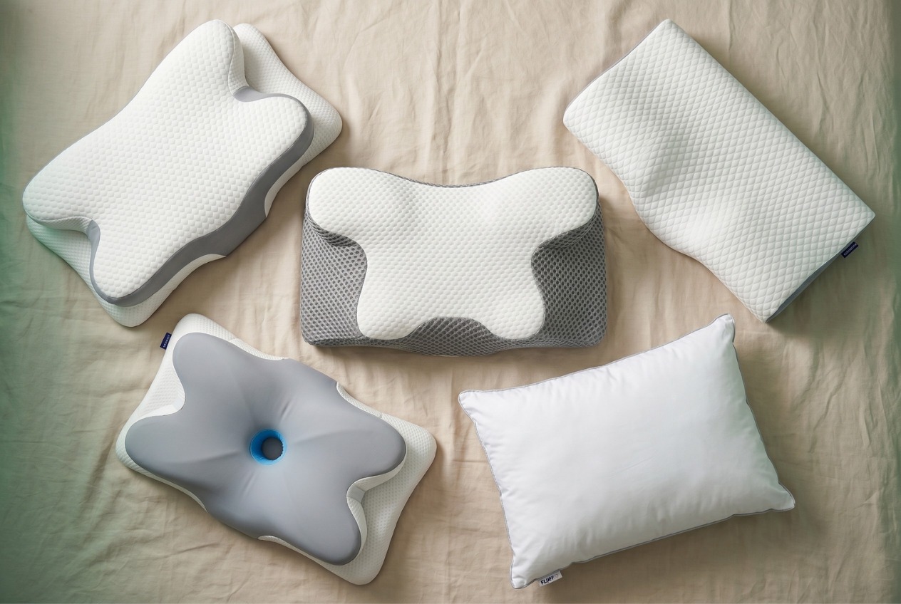 Fünf ergonomische Nackenkissen im Vergleich: Derila Ergo, Derila, EGGUITAR, Trongle und FluffCo